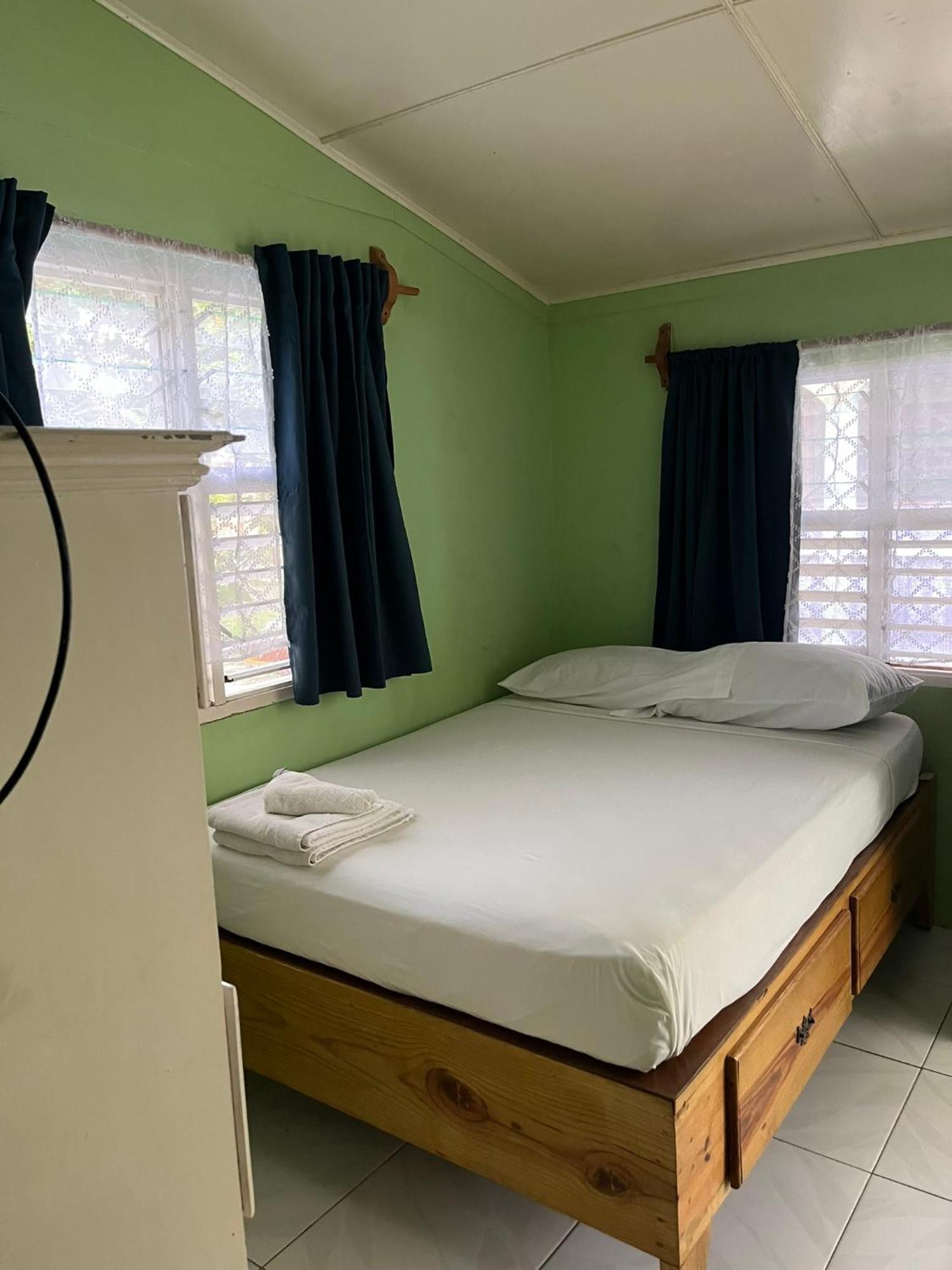 Andre'S Guest House Negril Extérieur photo