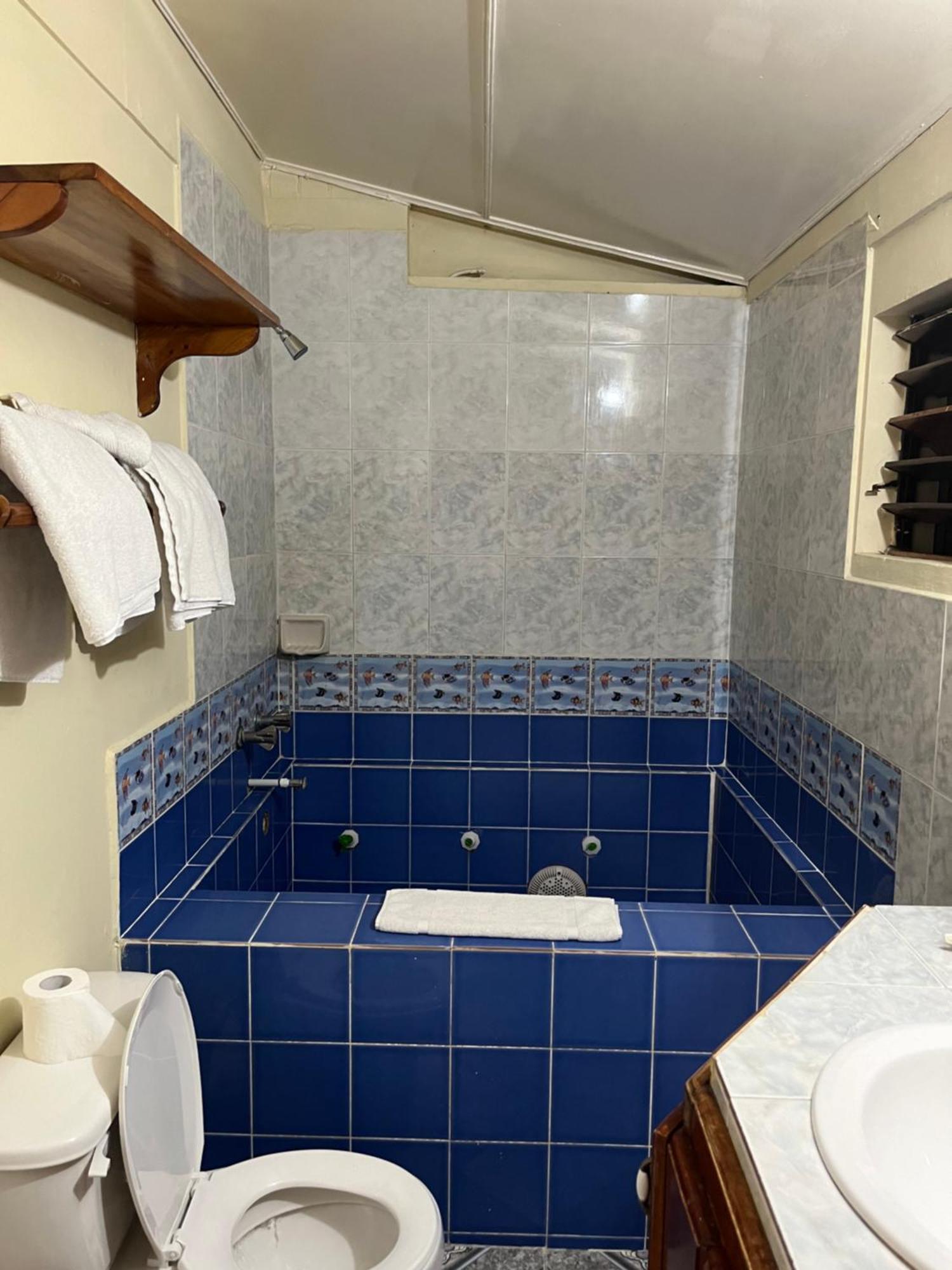 Andre'S Guest House Negril Extérieur photo
